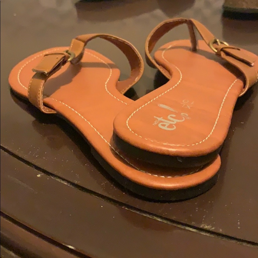 Sandals - Picture 2 of 4